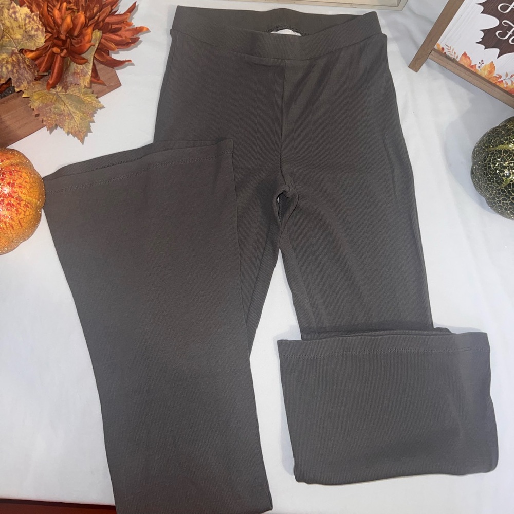 Primark Gray Leggings With Wide Legs.